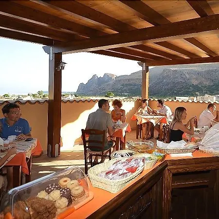 Baia Santa Margherita Bed & Breakfast Castelluzzo